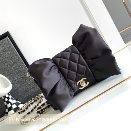 Chanel Clutch Satin & Gold-Tone Metal Black