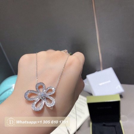 Van Cleef & Arpels Round Cut Diamond Flowerlace Necklace